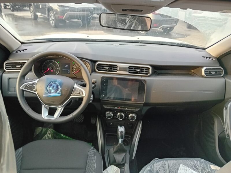2023 Renault Duster 1.6 Litres Inline 4 Petrol Engine Black SUV FWD Automatic