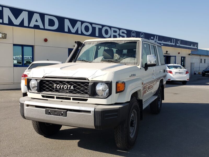 2024 Toyota Land Cruiser LC-76 4.5 Litres Diesel V8 Engine White Beige SUV Manual