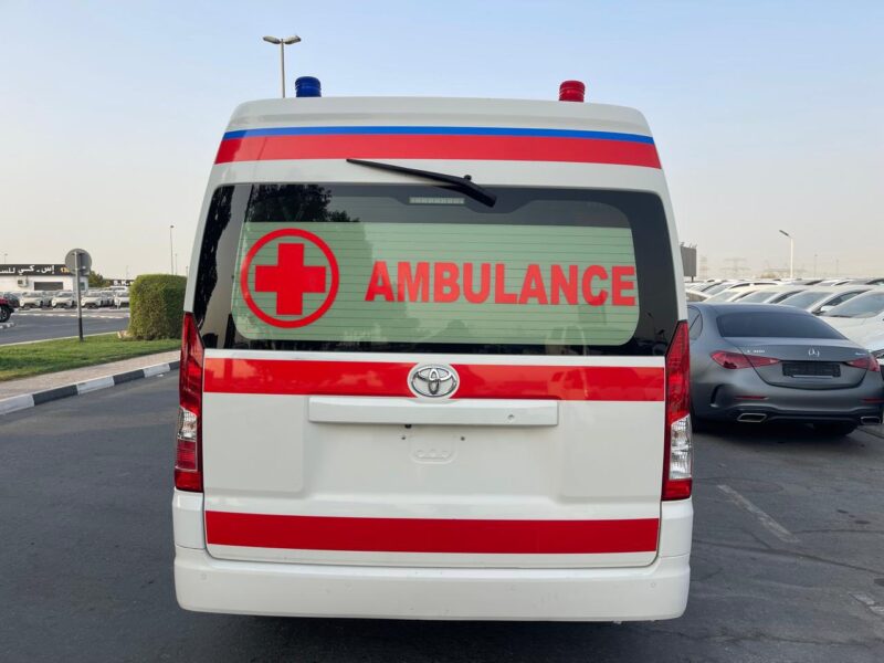 2019 Toyota Hiace Commuter 2.8L 4 Cylinder Turbo Diesel Automatic White Ambulance