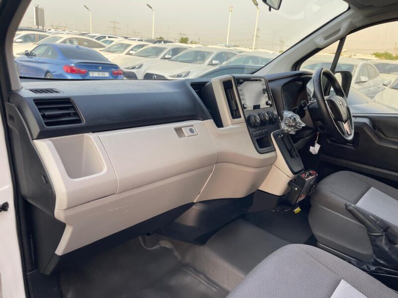 2019 Toyota Hiace Commuter 2.8L 4 Cylinder Turbo Diesel Automatic White Ambulance