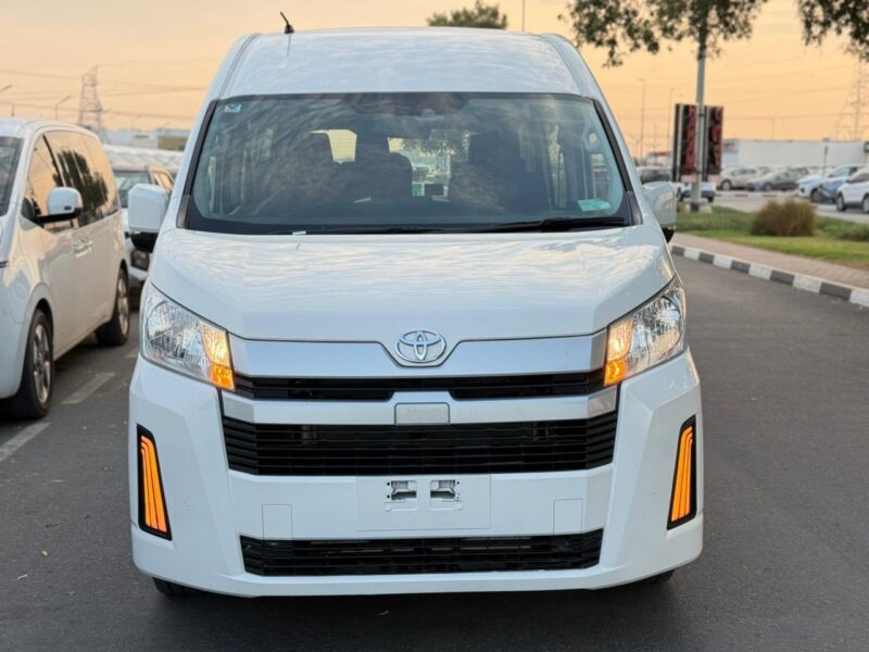 2019 Toyota Hiace Commuter 2.8L 1GD-FTV inline-4 turbo-diesel Engine White Grey Van