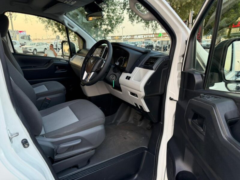 2019 Toyota Hiace Commuter 2.8L 1GD-FTV inline-4 turbo-diesel Engine White Grey Van