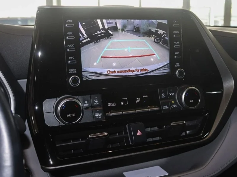 2022 Toyota Highlander GLE 2.5L 4 Cylinders Hybrid AWD White Grey SUV GCC Specs