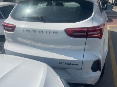 2024 Jetour X70 1.5L Turbocharged 4-cylinder Petrol Engine White Tan Midsize SUV