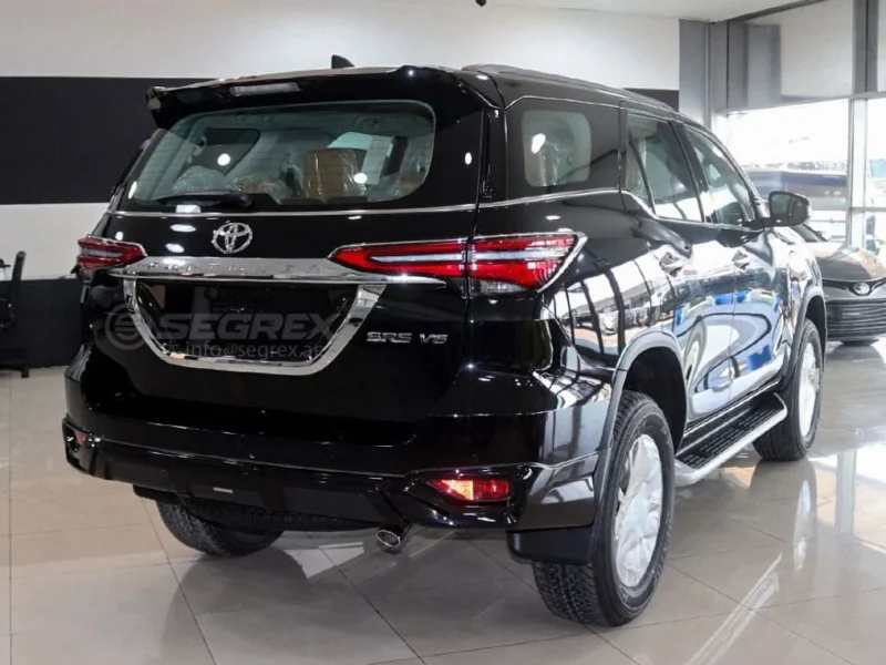 2025 Toyota Fortuner 4.0L 6 Cylinder Petrol Engine 4WD Black Beige SUV GCC Specs