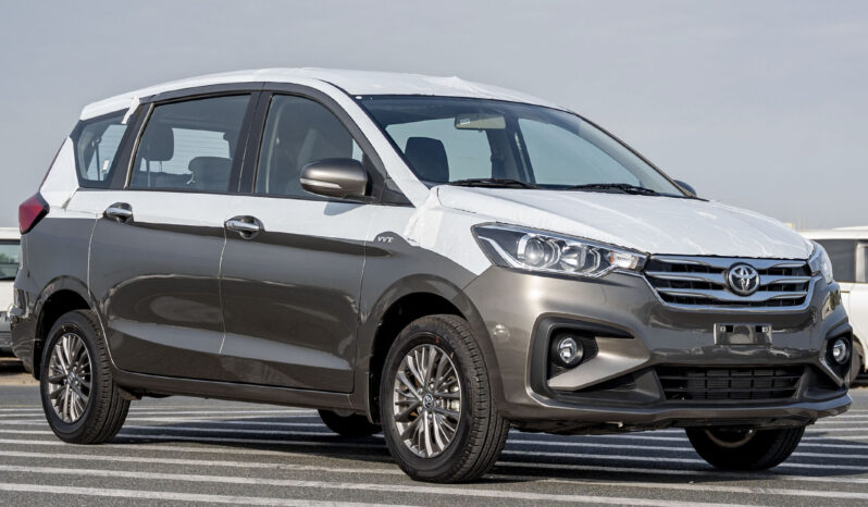 2024 Toyota Rumion 1.5-liter 4-cylinder Petrol Engine Gold Black MPV FWD