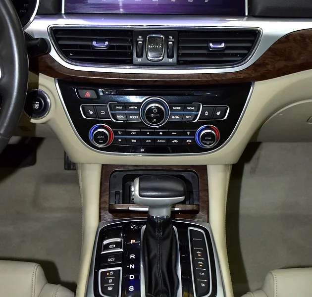 2019 GAC GA8 GL 4 Cylinder Petrol Engine Black Beige Sedan GCC Specs