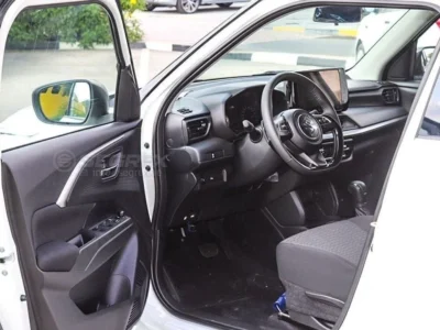 2026 Suzuki Swift GLX1.2 Litres 3 Cylinder Petrol Engine AT White Black Hatchback
