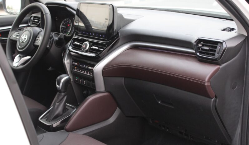 2024 Toyota Urban Cruiser 1.5-litre 4-cylinder Petrol Engine White Brown Compact SUV