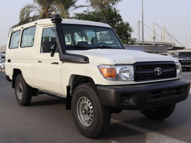 2022 Toyota Land Cruiser 78 4.2L Diesel 6 Cylinders Engine White Grey SUV 4WD