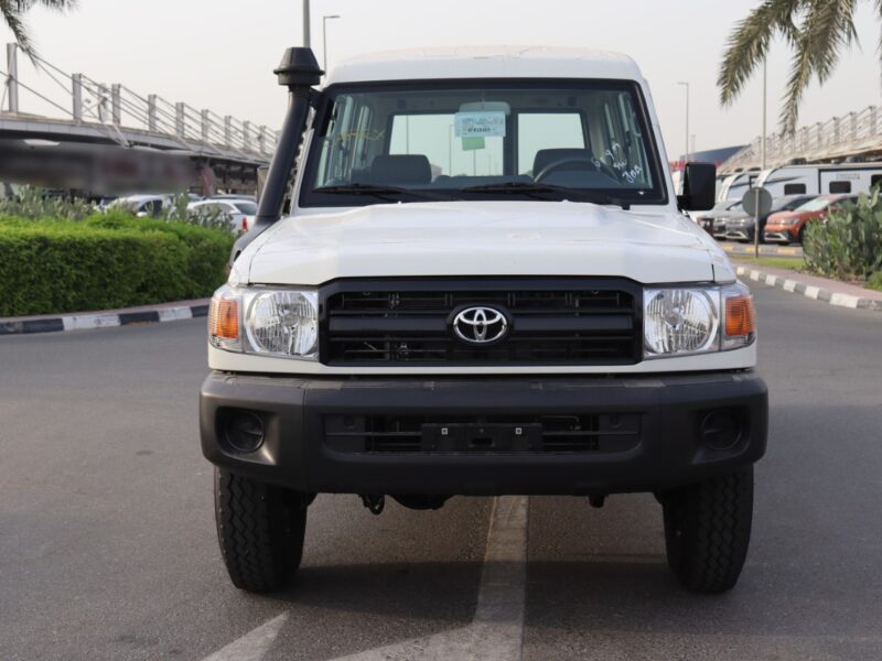 2022 Toyota Land Cruiser 78 4.2L Diesel 6 Cylinders Engine White Grey SUV 4WD