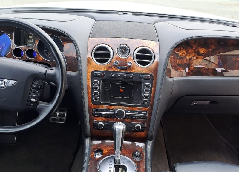 2005 Bentley Continental GT 6.0 Litres W12 Cylinder White Black Coupe