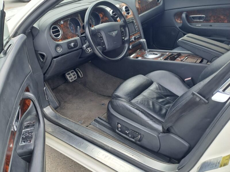 2005 Bentley Continental GT 6.0 Litres W12 Cylinder White Black Coupe