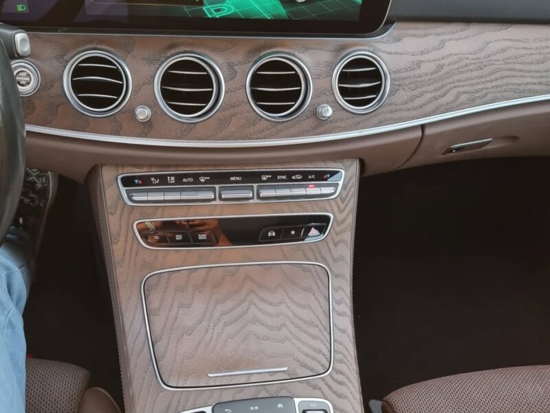 2022 Mercedes-Benz E300 2.0-liter Turbocharged 4 Cylinder Engine Black Brown Sedan