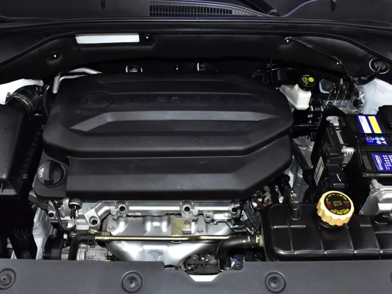 2025 Chevrolet Groove LT 4 Cylinders Petrol Engine White Black Crossover GCC Specs