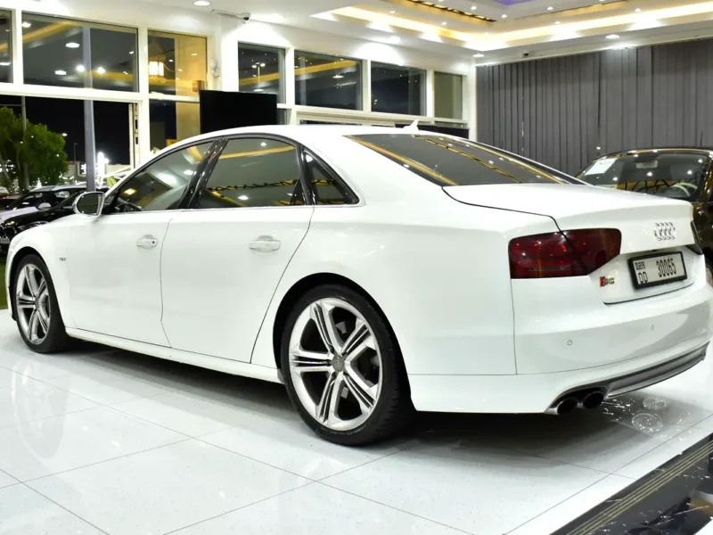 2013 Audi S8 4.0 TFSI Quattro 8 Cylinders Petrol Engine White Black Sedan Korean Specs