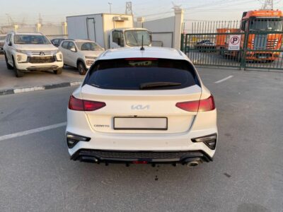 2022 Kia Cerato 1.6 Litres 4 Cylinder Petrol Engine White Red Hatchback GCC Specs