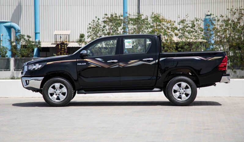 2023 Toyota Hilux 2.4 Litre Diesel 4-cylinder Engine Black Red Pick-Up Truck 4WD