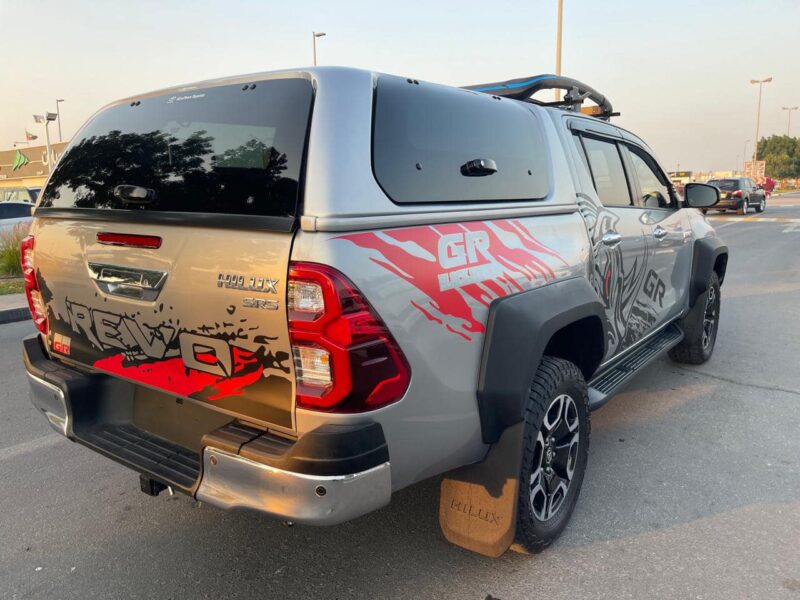 2022 Toyota Hilux 2.8L Diesel Automatic SR5 Double Cab 4 Cylinders Engine Grey Black