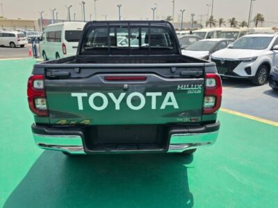2024 Toyota Hilux 2.4 Litre Diesel 4-cylinder Engine Grey Black Pick-Up Truck 4WD