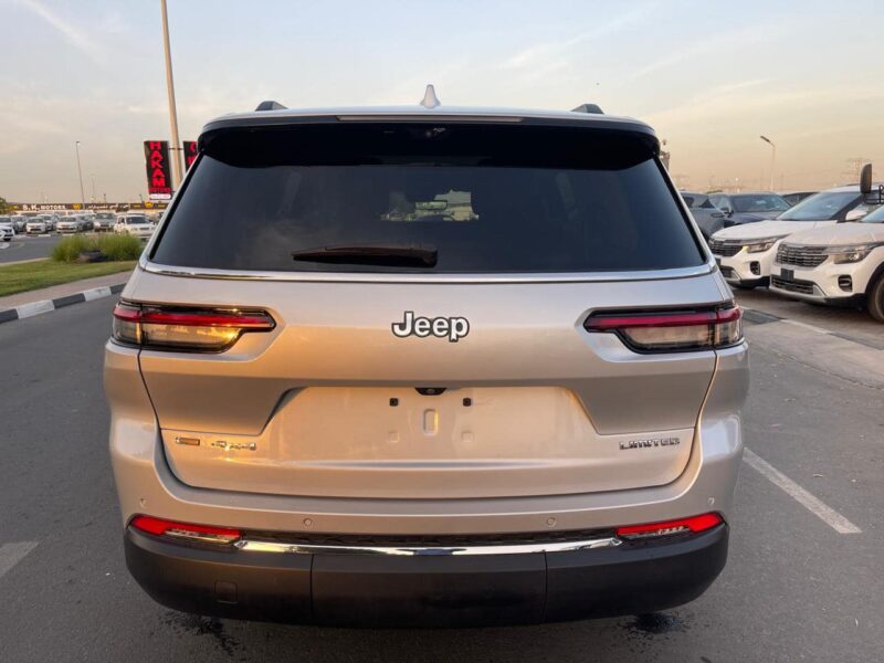 2022 Jeep Grand Cherokee L Limited 4x4 3.6-liter V6 Petrol Engine Silver Black SUV