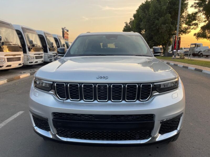 2022 Jeep Grand Cherokee L Limited 4x4 3.6-liter V6 Petrol Engine Silver Black SUV