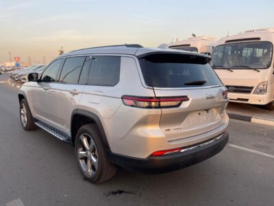 2022 Jeep Grand Cherokee L Limited 4x4 3.6-liter V6 Petrol Engine Silver Black SUV