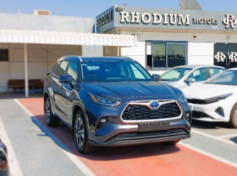2024 Toyota Highlander GLE 2.5L 4 Cylinders Hybrid Engine Grey Black SUV GCC Specs