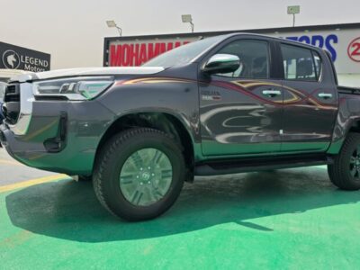 2024 Toyota Hilux 2.4 Litre Diesel 4-cylinder Engine Grey Black Pick-Up Truck 4WD