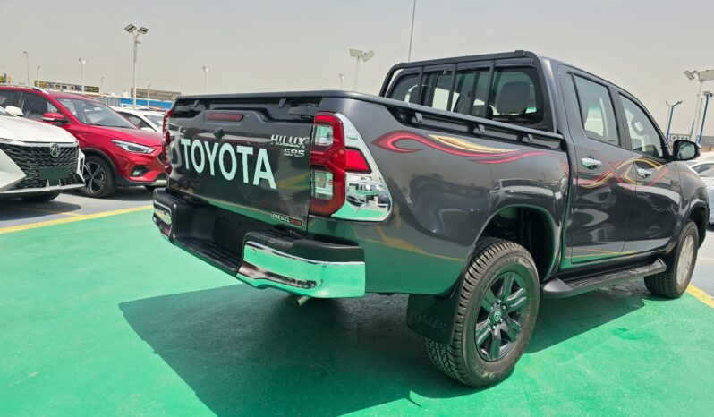 2024 Toyota Hilux 2.4 Litre Diesel 4-cylinder Engine Grey Black Pick-Up Truck 4WD
