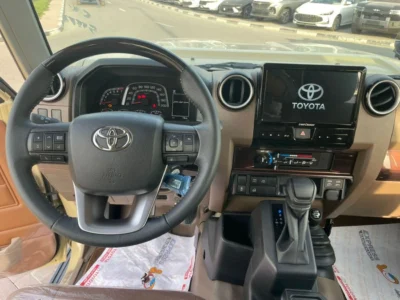 2026 TOYOTA LANDCRUISER PICKUP DOUBLE CABIN 4.0L 6 Cylinders Beige Brown Pickup
