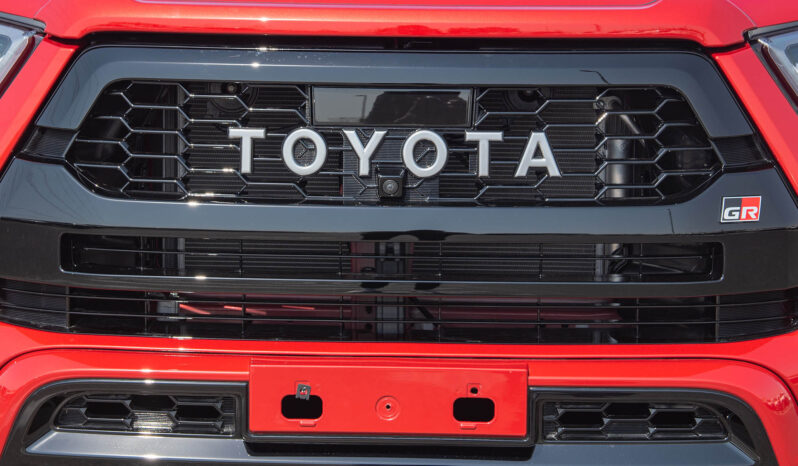 2023 Toyota Hilux 2.4 Litre Diesel 4-cylinder Engine Red Black Pick-Up Truck 4WD