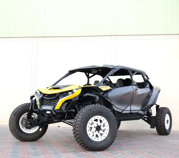 2026 Can-am Maverick MAX 3 Cylinders Petrol Engine Yellow Black CARBON PACKAGE