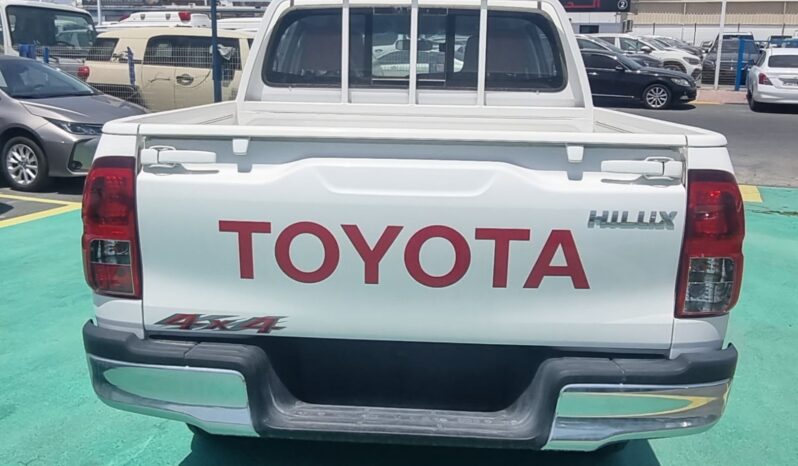 2023 Toyota Hilux 2.4 Litre Diesel 4-cylinder Engine White Red Pick-Up Truck 4WD