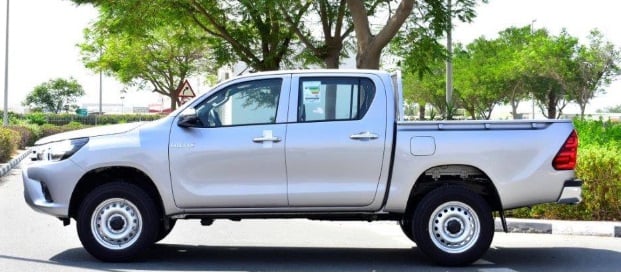 2022 Toyota Hilux 2.4L 4 Cylinder Diesel Engine MID Option Silver Black Pickup Truck
