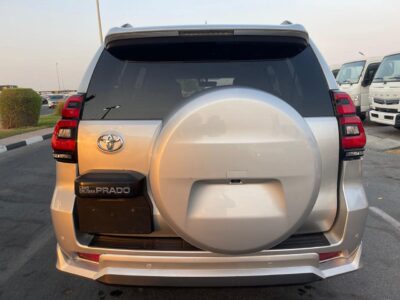2017 Toyota Landcruiser Prado Altitude 2.8-liter 4-cylinder Turbodiesel Silver Black SUV