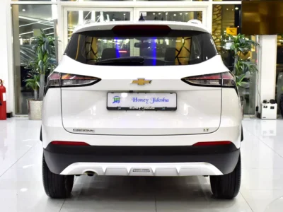 2025 Chevrolet Groove LT 4 Cylinders Petrol Engine White Black Crossover GCC Specs