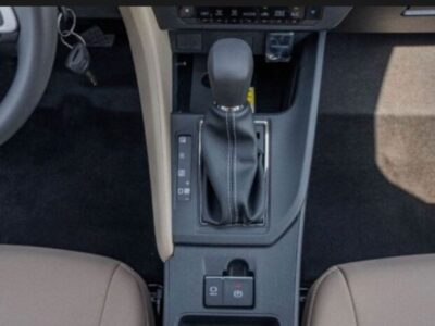 2023 Toyota Yaris 1.5 Litres 4 Cylinders Petrol Engine Silver Beige Sedan FWD