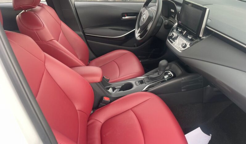 2024 Toyota Corolla 1.8 Litres Hybrid 4-cylinder Engine White Red Sedan AWD