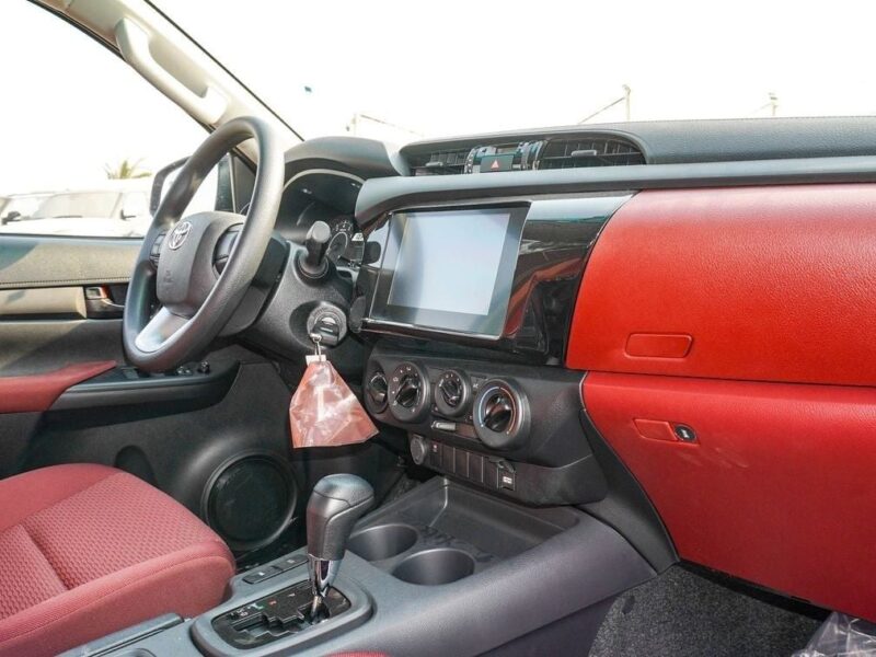 2025 Toyota Hilux DLX 2.7L 4 Cylinder Petrol Engine 4WD AT White Red Pickup Truck GCC