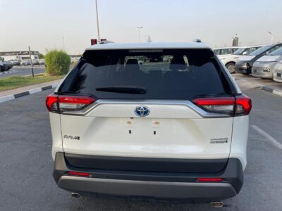 2021 Toyota RAV 4 Cruiser Hybrid 2.5 Litres 4 Cylinders Engine White Black SUV AWD
