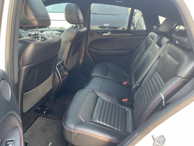 2019 Mercedes-Benz GLE 350d 4MATIC 2.9-liter Turbocharged Diesel V6 White Black SUV