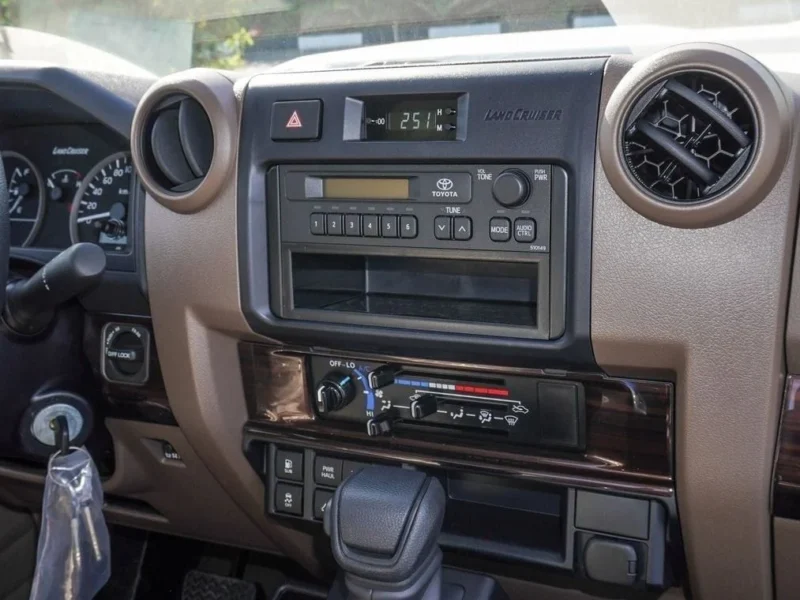 2025 Toyota Land Cruiser Pick Up 4.0L V6 Single Cabin A/T Beige Brown Pickup Truck GCC
