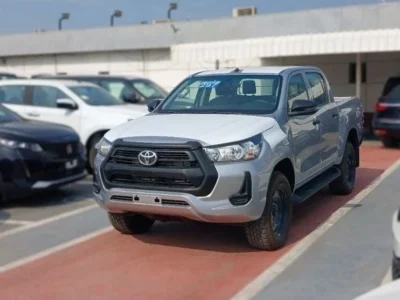 2025 Toyota Hilux 2.4L 4-cylinder Diesel Engine 4x4 Silver Black Pickup Truck Manual