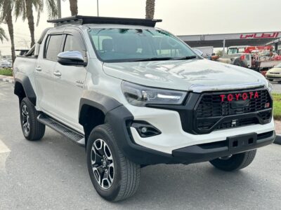 2021 Toyota Hilux SR5 Dual Cab 2.8 4 Cylinders Diesel Automatic 4x4 White Black Pickup