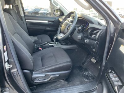 2017 Toyota Hilux SR5 Dual Cab 2.8L 4 Cylinders Diesel Engine Grey Black Pickup Truck