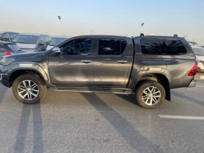 2017 Toyota Hilux SR5 Dual Cab 2.8L 4 Cylinders Diesel Engine Grey Black Pickup Truck