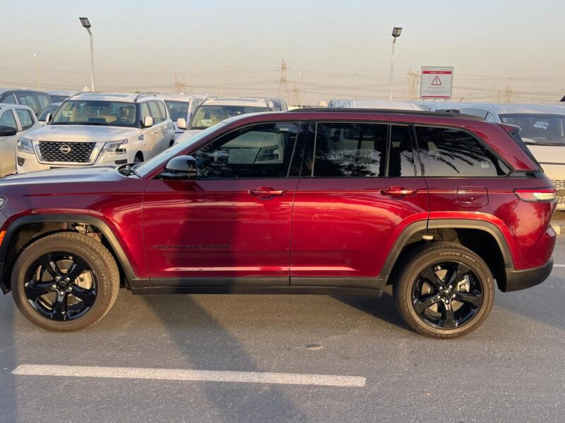 2023 Jeep Grand Cherokee Limited 4x4 3.6L Pentastar V6 Petrol Red Black SUV