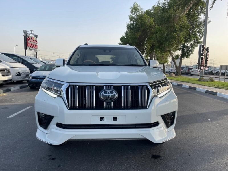 2018 Toyota Land Cruiser Prado Kakadu 2.8 Litres 4 Cylinders Diesel Engine White Beige SUV