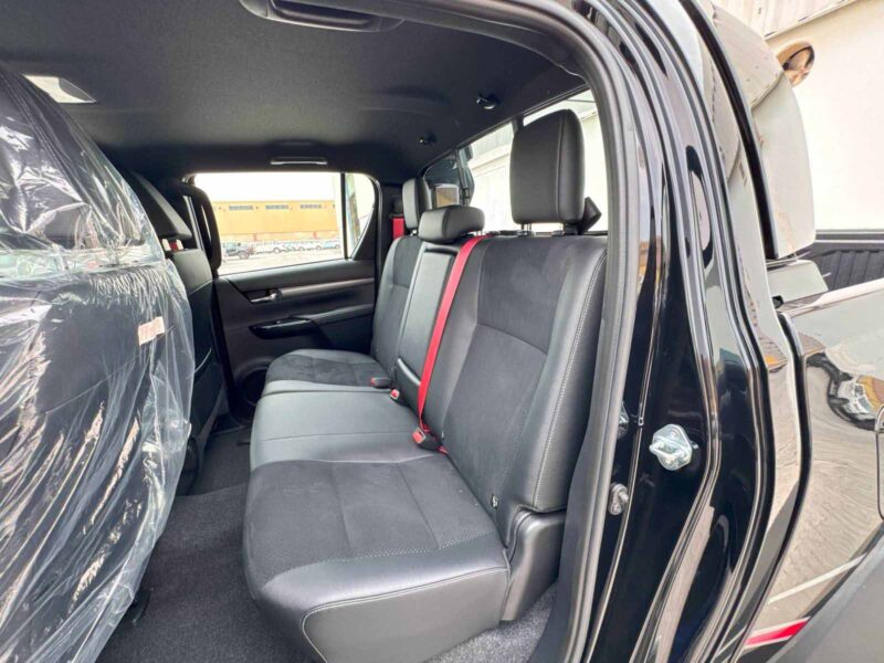 2026 Toyota Hilux Double Cabin GR-Sport 4.0L V6 Petrol Engine Black Pickup Truck